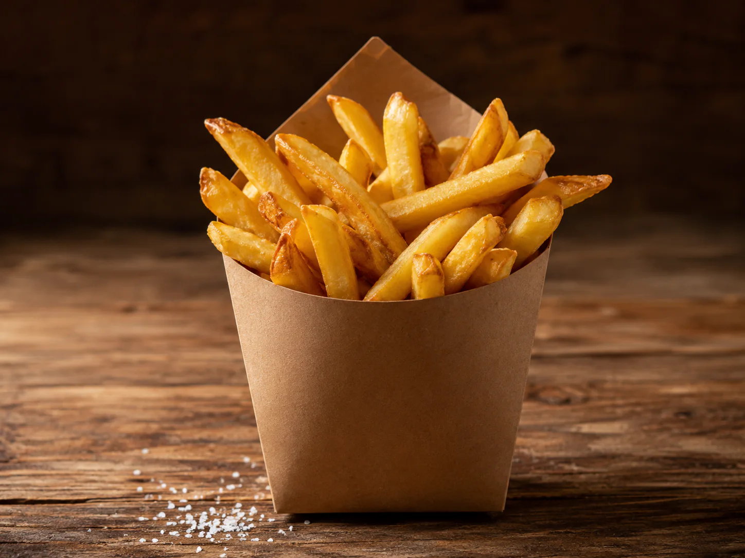 Gouden patat uit pure ossenwit gebakken